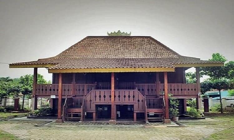 Rumah Adat Lampung